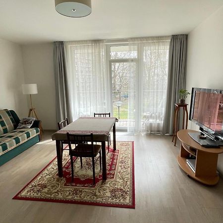 Hugo Apartment & Parking Riga Esterno foto
