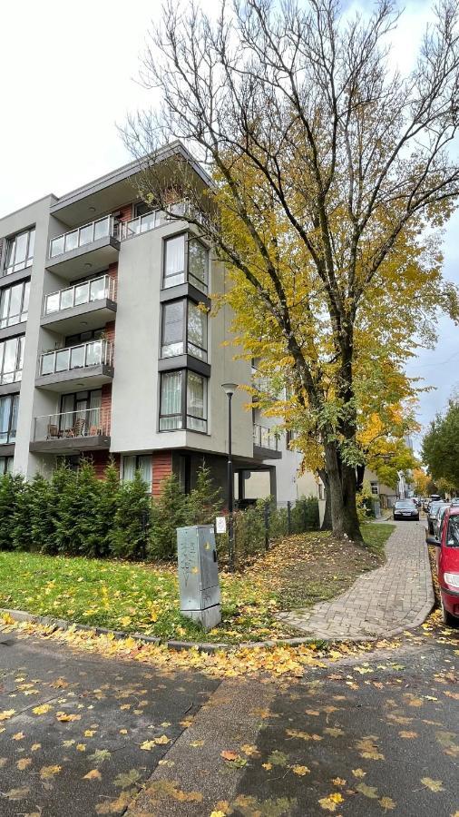 Hugo Apartment & Parking Riga Esterno foto